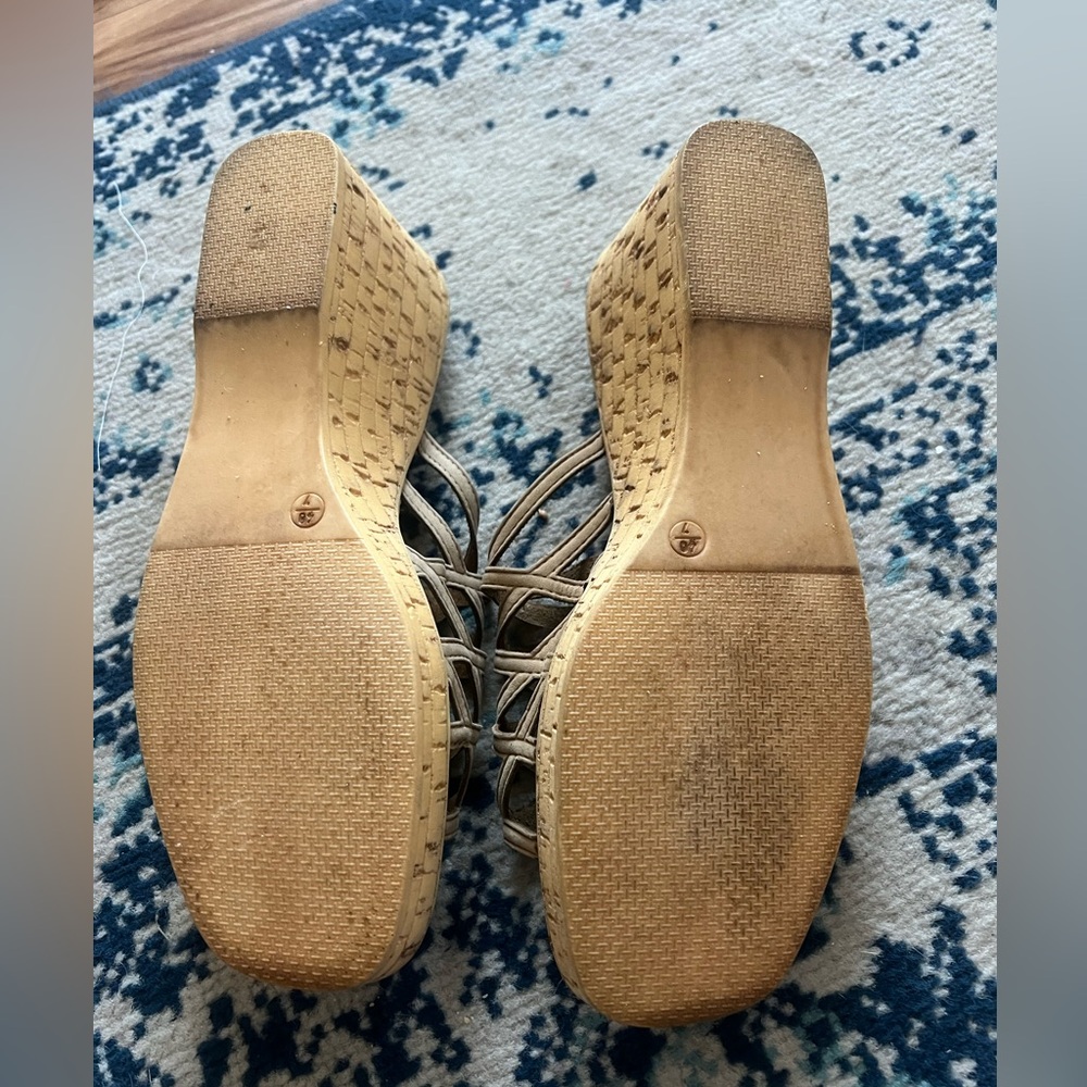 Spring Step Wedges Size 40 Or Size 7 - image 3